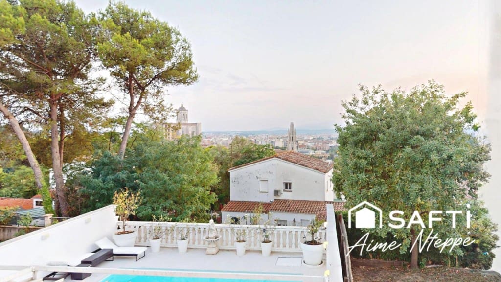 5 Zimmer Villa zu verkaufen in Girona Stadt mit Pool Garage - 750.000 € (Ref: 10025386)