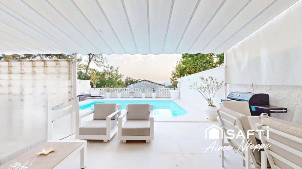 5 Zimmer Villa zu verkaufen in Girona Stadt mit Pool Garage - 750.000 € (Ref: 10025386)
