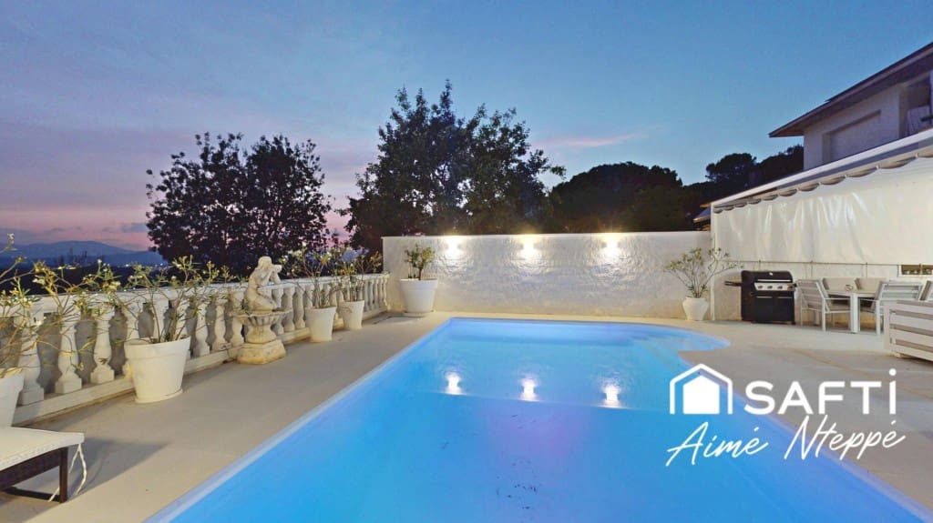 5 Zimmer Villa zu verkaufen in Girona Stadt mit Pool Garage - 750.000 € (Ref: 10025386)