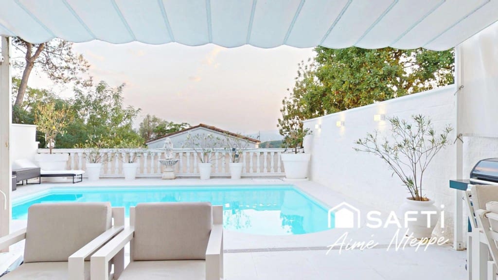 5 Zimmer Villa zu verkaufen in Girona Stadt mit Pool Garage - 750.000 € (Ref: 10025386)