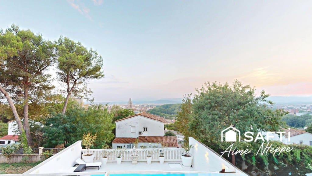 5 Zimmer Villa zu verkaufen in Girona Stadt mit Pool Garage - 750.000 € (Ref: 10025386)
