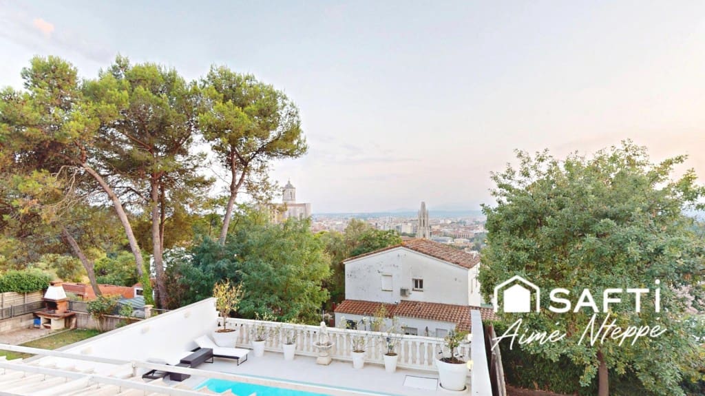 5 Zimmer Villa zu verkaufen in Girona Stadt mit Pool Garage - 750.000 € (Ref: 10025386)