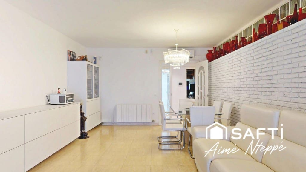 5 Zimmer Villa zu verkaufen in Girona Stadt mit Pool Garage - 750.000 € (Ref: 10025386)