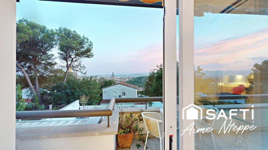 5 Zimmer Villa zu verkaufen in Girona Stadt mit Pool Garage - 750.000 € (Ref: 10025386)
