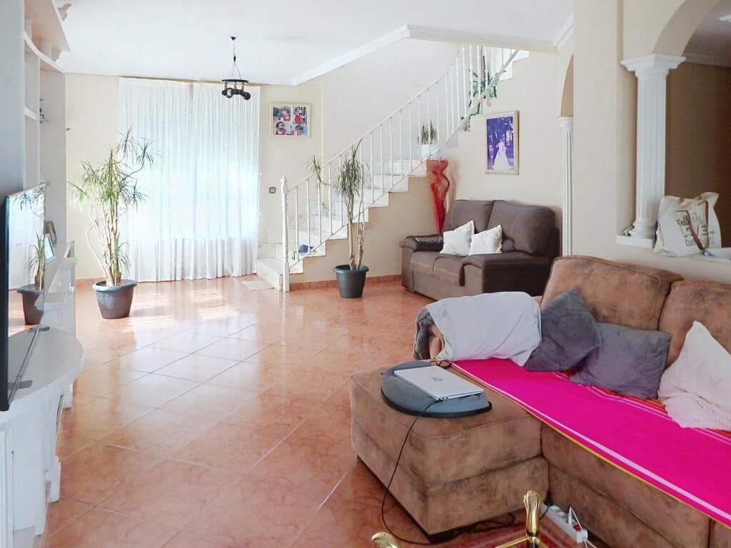 5 bedroom Villa for sale in Santander with pool garage - € 1,050,000 (Ref: 10027000)