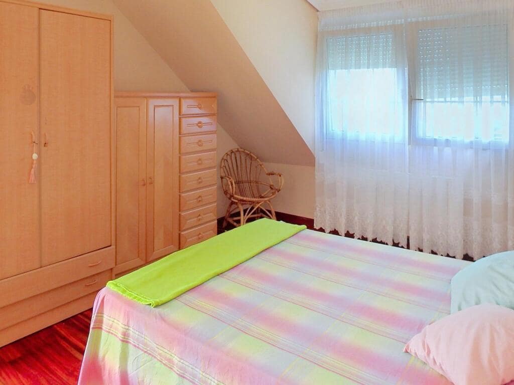5 bedroom Villa for sale in Santander with pool garage - € 1,050,000 (Ref: 10027000)