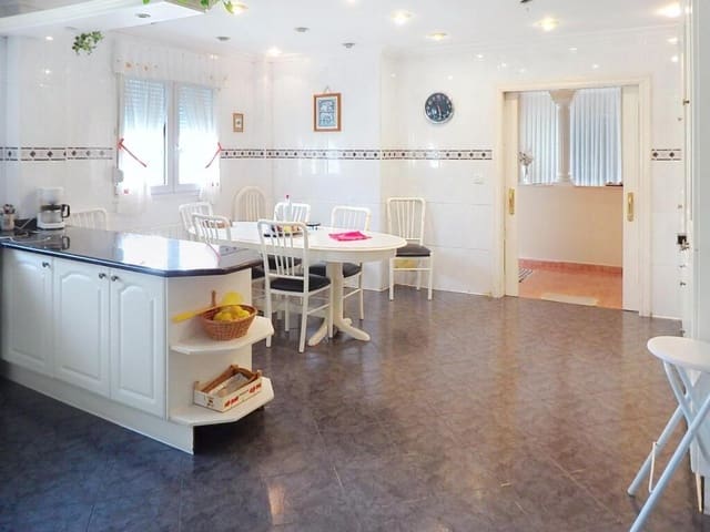 5 soveværelse Villa til salg i Santander - € 1.050.000 (Ref: 10027000)
