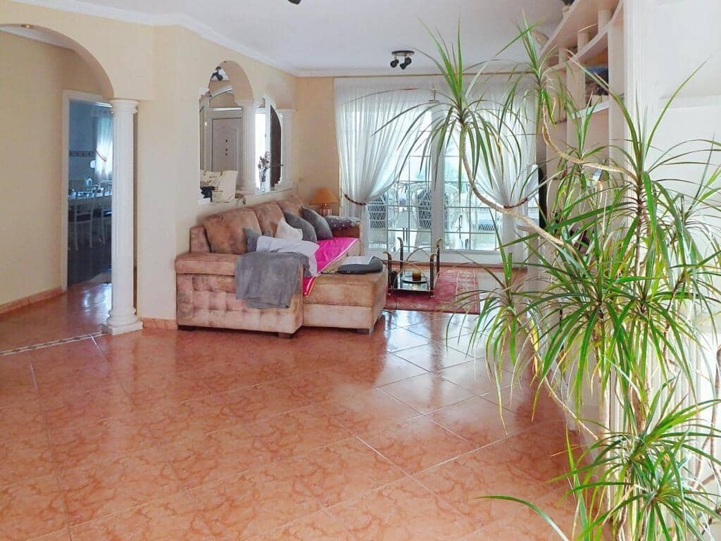 5 bedroom Villa for sale in Santander with pool garage - € 1,050,000 (Ref: 10027000)