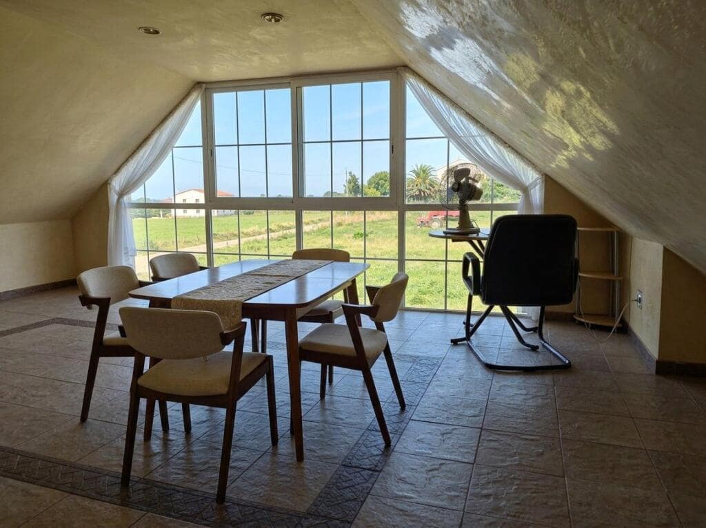 5 bedroom Villa for sale in Santander with pool garage - € 1,050,000 (Ref: 10027000)