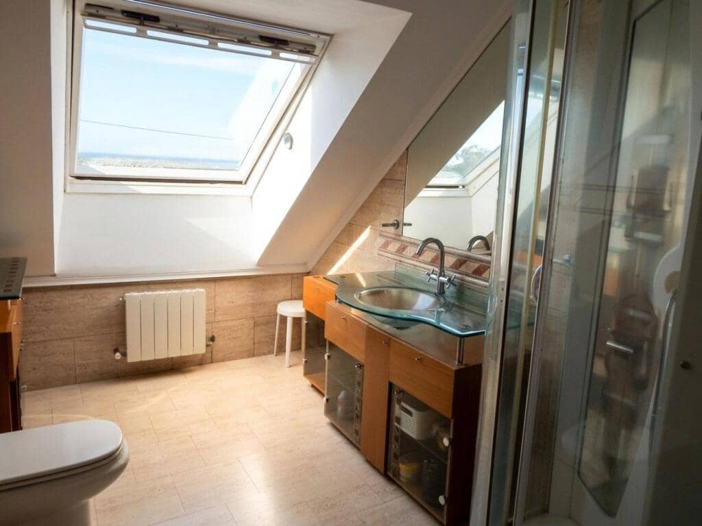 5 bedroom Villa for sale in Santander with pool garage - € 1,050,000 (Ref: 10027000)