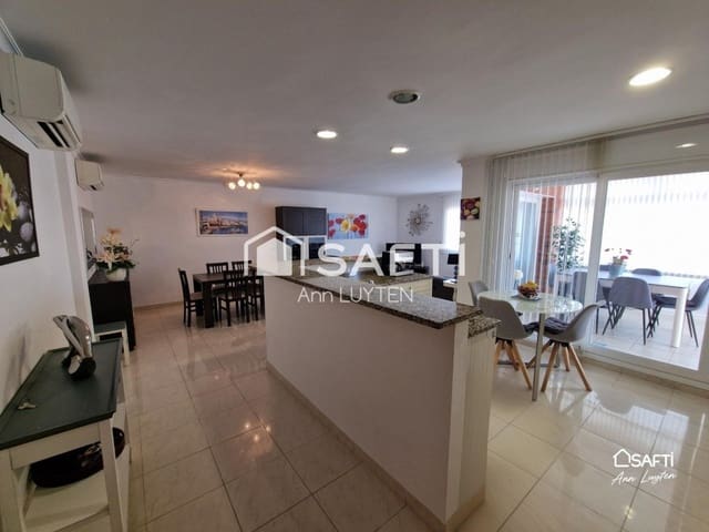 3 bedroom Penthouse for sale in Roses with garage - € 399,000 (Ref: 10027001)