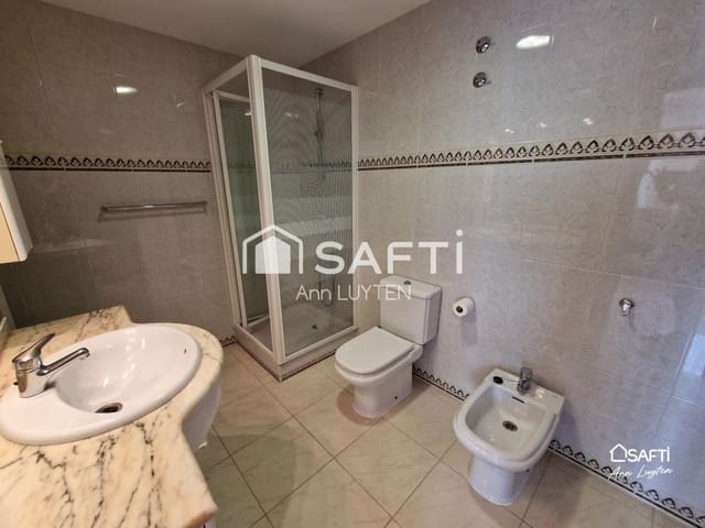 3 bedroom Penthouse for sale in Roses with garage - € 399,000 (Ref: 10027001)