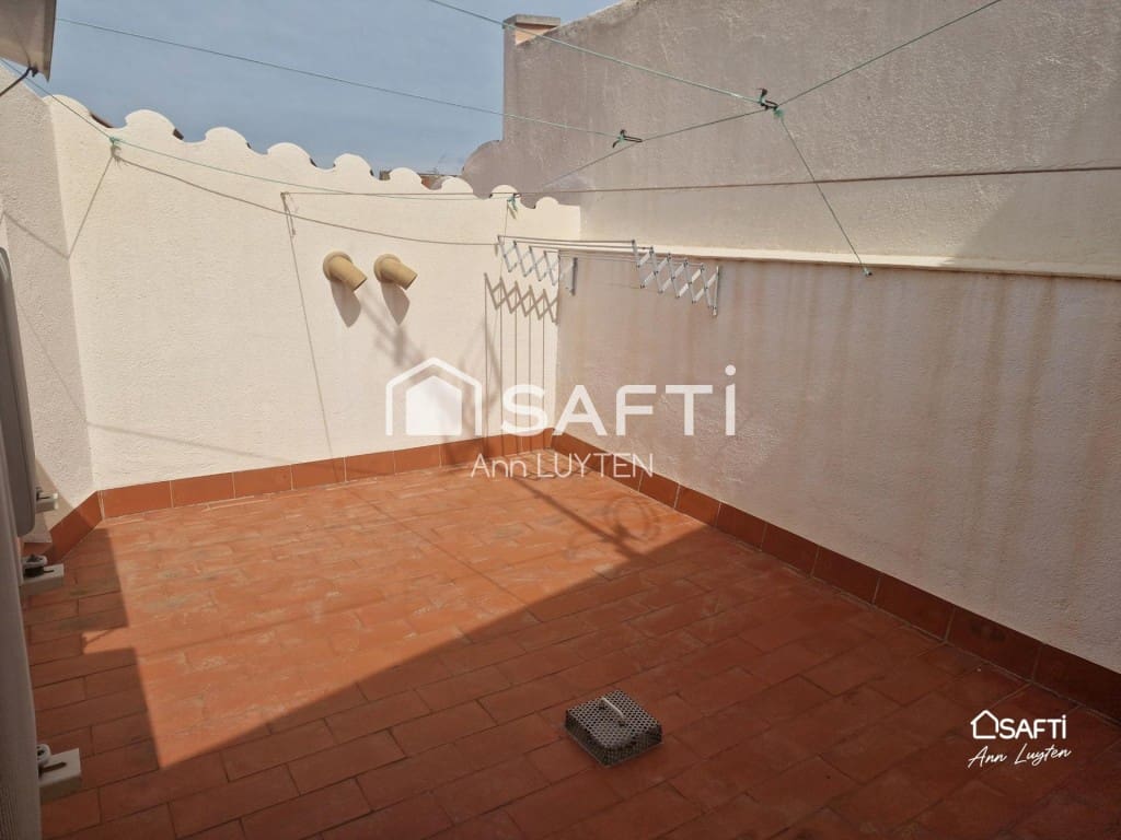 3 bedroom Penthouse for sale in Roses with garage - € 399,000 (Ref: 10027001)