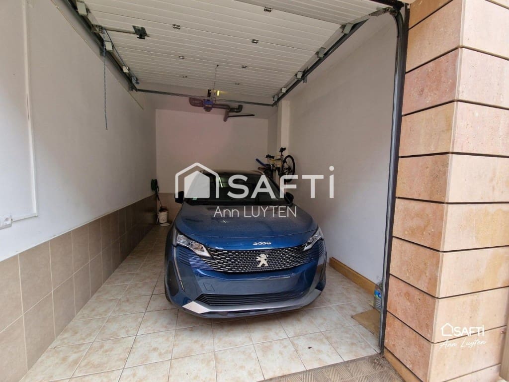 3 bedroom Penthouse for sale in Roses with garage - € 399,000 (Ref: 10027001)