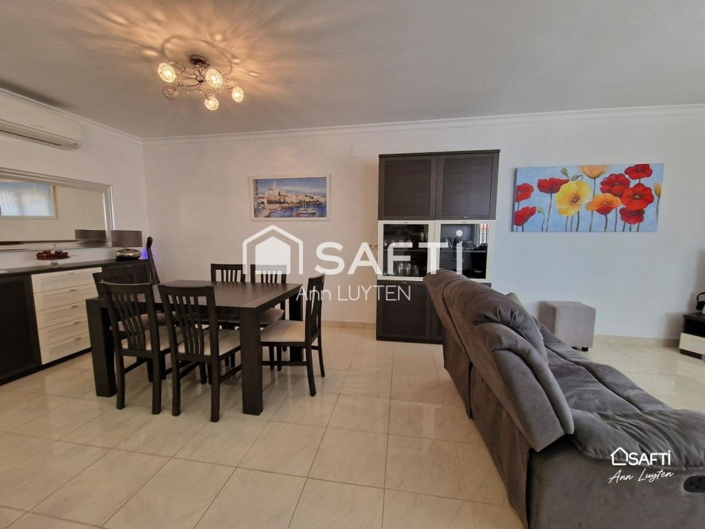 3 bedroom Penthouse for sale in Roses with garage - € 399,000 (Ref: 10027001)