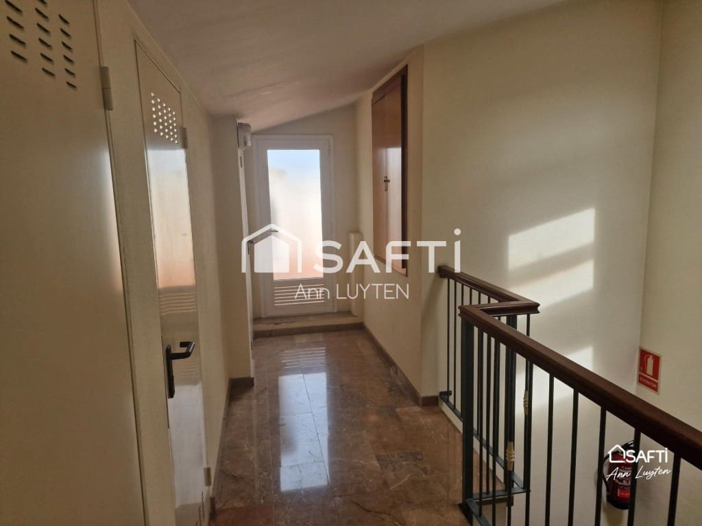 3 bedroom Penthouse for sale in Roses with garage - € 399,000 (Ref: 10027001)