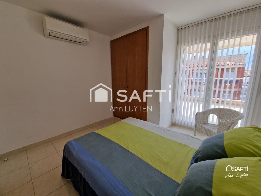 3 bedroom Penthouse for sale in Roses with garage - € 399,000 (Ref: 10027001)