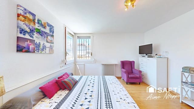6 Zimmer Villa zu verkaufen in Llançà mit Pool - 790.000 € (Ref: 10030228)