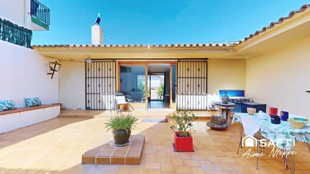 6 Zimmer Villa zu verkaufen in Llançà mit Pool - 790.000 € (Ref: 10030228)