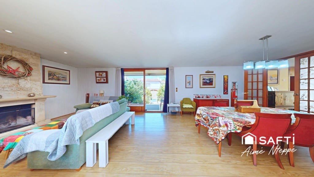 6 Zimmer Villa zu verkaufen in Llanca mit Pool - 790.000 € (Ref: 10030228)