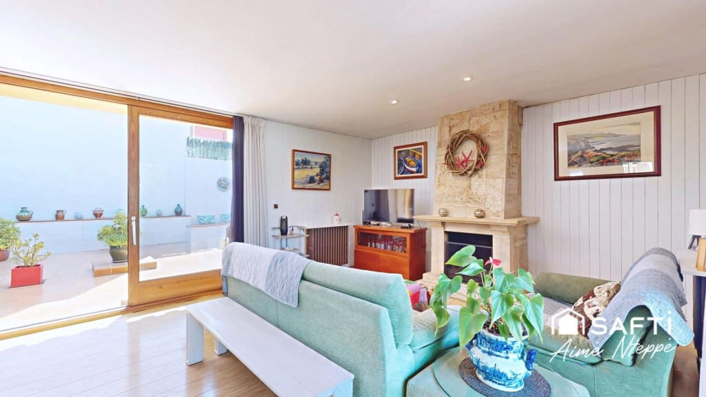 6 Zimmer Villa zu verkaufen in Llanca mit Pool - 790.000 € (Ref: 10030228)
