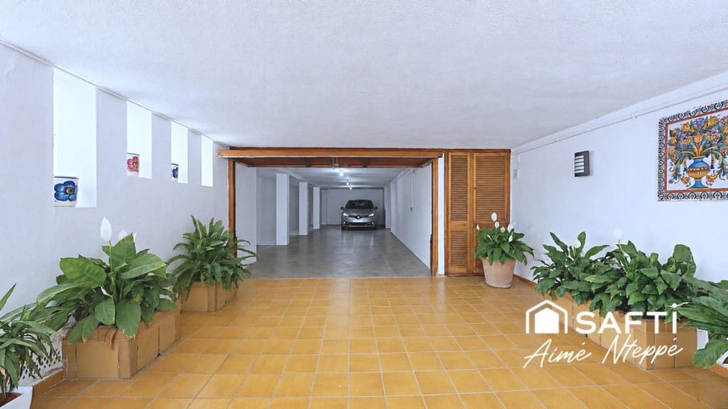 6 Zimmer Villa zu verkaufen in Llanca mit Pool - 790.000 € (Ref: 10030228)