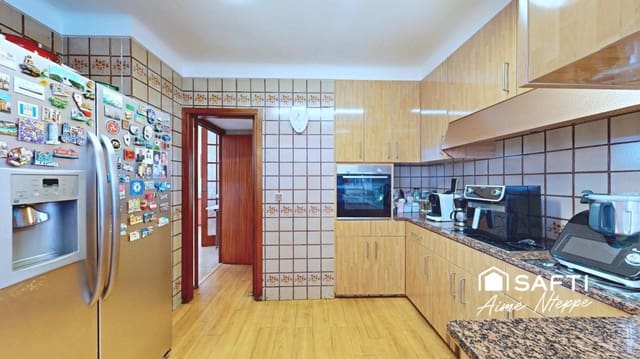 6 Zimmer Villa zu verkaufen in Llançà mit Pool - 790.000 € (Ref: 10030228)