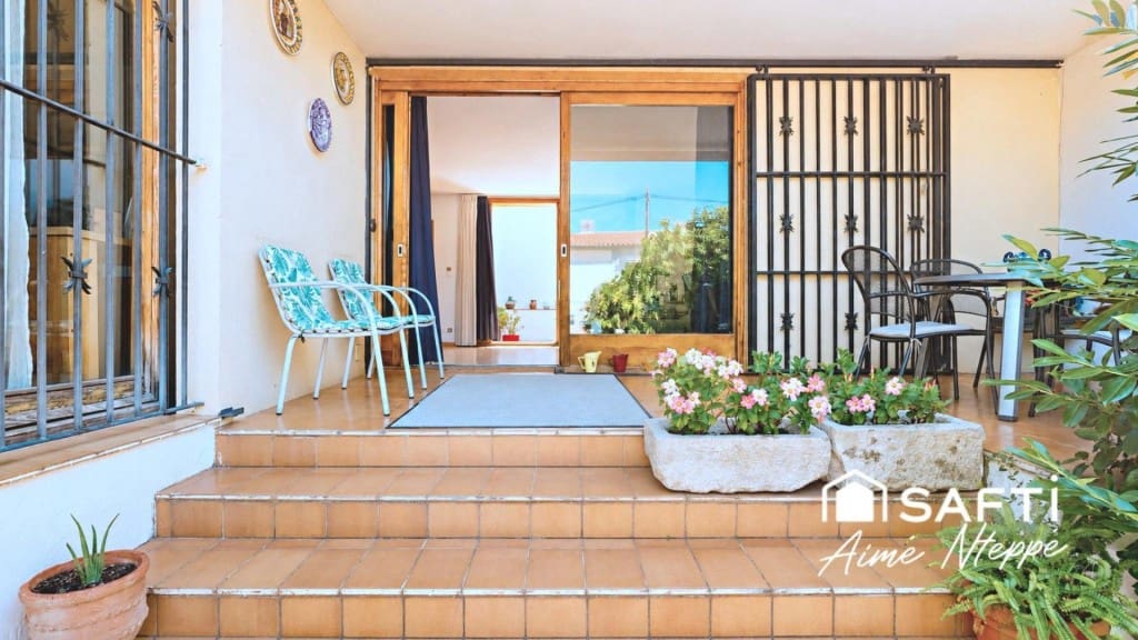 6 Zimmer Villa zu verkaufen in Llanca mit Pool - 790.000 € (Ref: 10030228)
