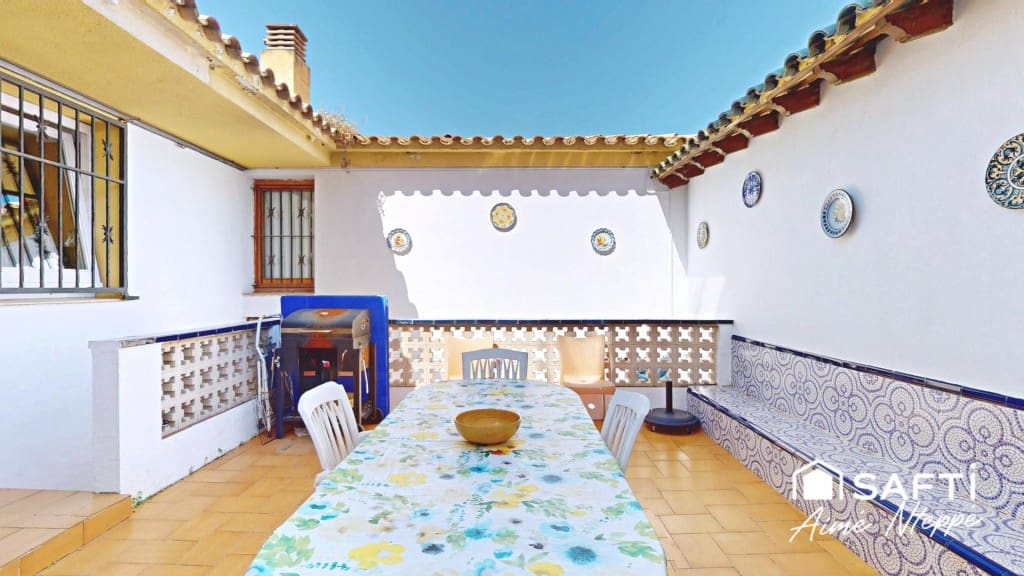 6 Zimmer Villa zu verkaufen in Llanca mit Pool - 790.000 € (Ref: 10030228)