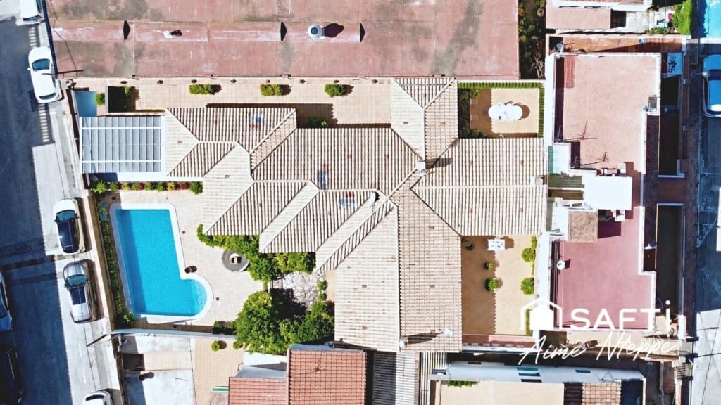 6 Zimmer Villa zu verkaufen in Llanca mit Pool - 790.000 € (Ref: 10030228)