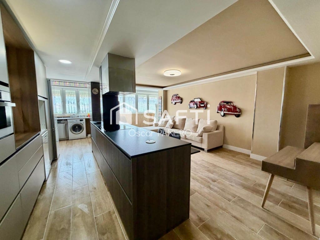 3 sovrum Lägenhet till salu i Leon stad - 275 000 € (Ref: 10030232)