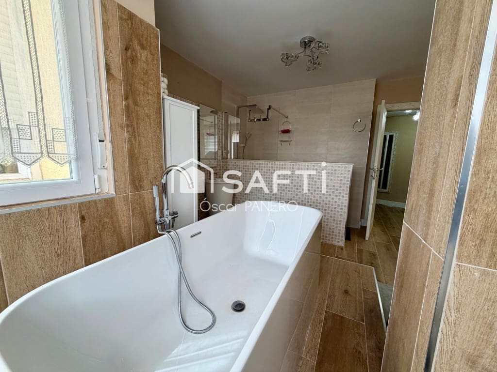 3 sovrum Lägenhet till salu i Leon stad - 275 000 € (Ref: 10030232)