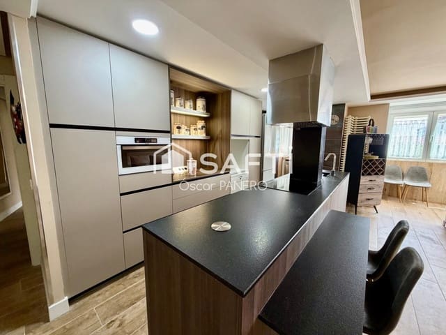 3 bedroom Apartment for sale in León city - € 275,000 (Ref: 10030232)