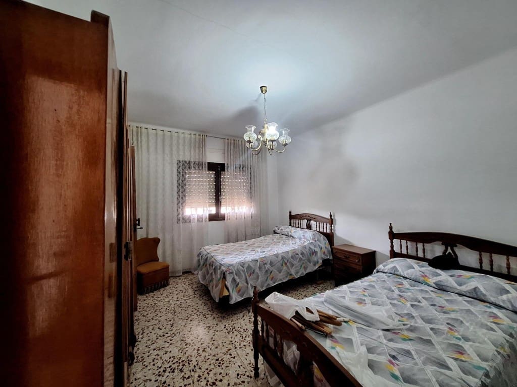 Chalet de 4 habitaciones en Turre en venta con garaje - 215.000 € (Ref: 10031699)