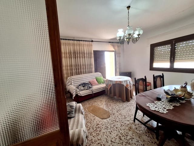 Chalet de 4 habitaciones en Turre en venta con garaje - 215.000 € (Ref: 10031699)