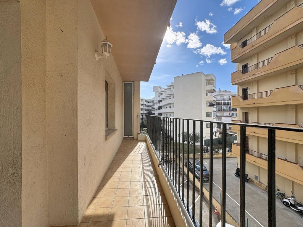 2 bedroom Apartment for sale in Roses - € 199,000 (Ref: 10031702)