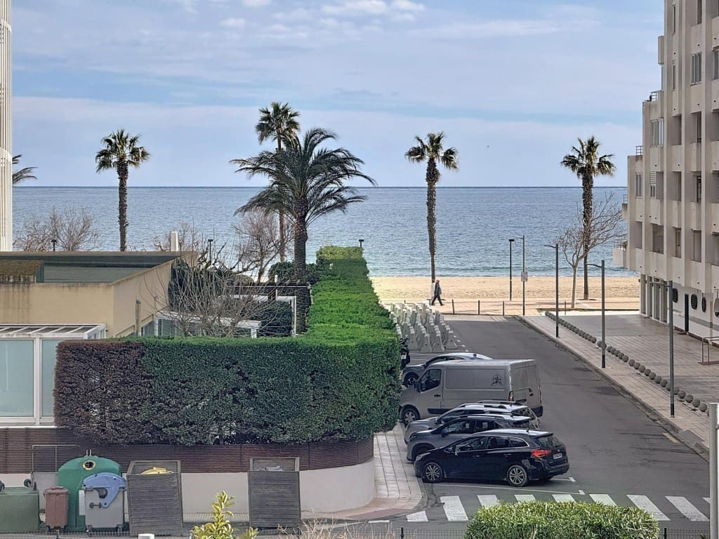 2 bedroom Apartment for sale in Roses - € 199,000 (Ref: 10031702)