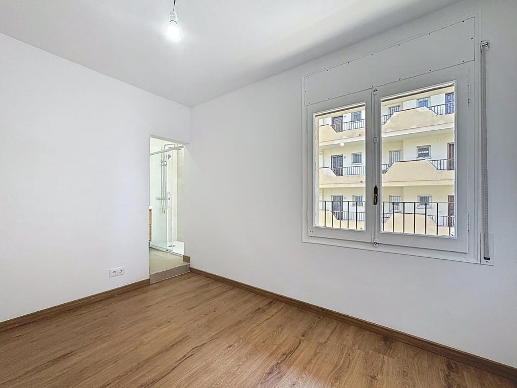 2 bedroom Apartment for sale in Roses - € 199,000 (Ref: 10031702)
