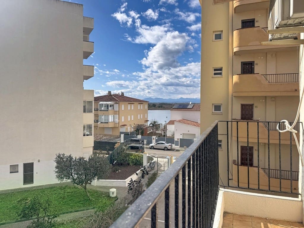 2 bedroom Apartment for sale in Roses - € 199,000 (Ref: 10031702)