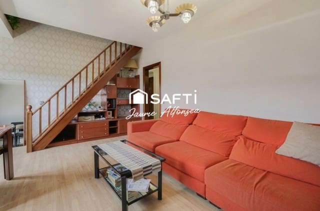 3 bedroom Apartment for sale in L'Hospitalet de Llobregat with garage - € 490,000 (Ref: 10033620)