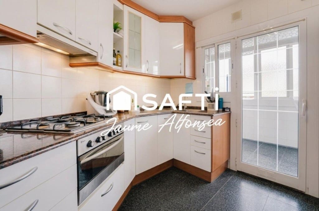 3 slaapkamer Appartement te koop in L'Hospitalet de Llobregat met garage - € 490.000 (Ref: 10033620)