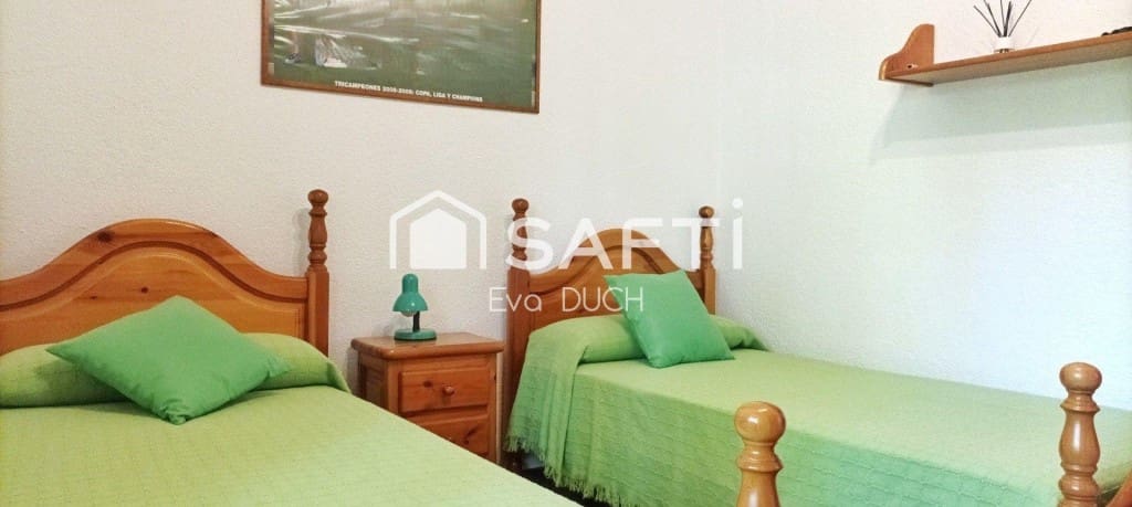 4 bedroom Villa for sale in Sils with pool garage - € 315,000 (Ref: 10035090)