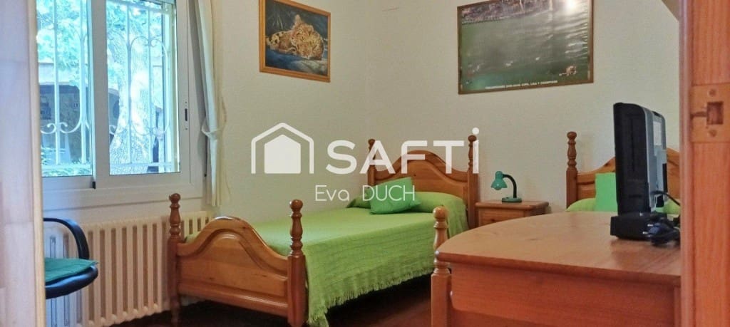 4 bedroom Villa for sale in Sils with pool garage - € 315,000 (Ref: 10035090)