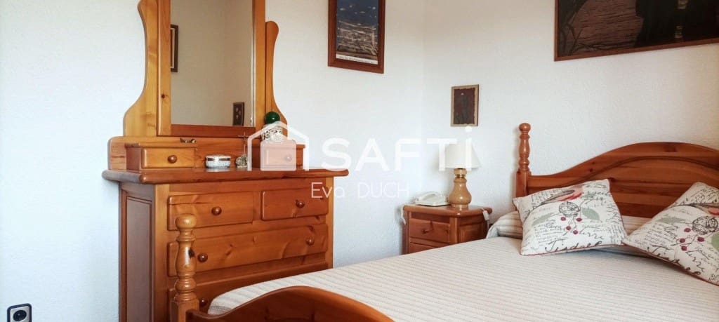 4 bedroom Villa for sale in Sils with pool garage - € 315,000 (Ref: 10035090)