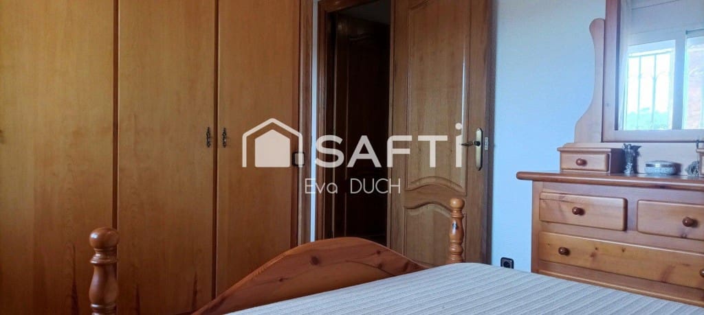 4 bedroom Villa for sale in Sils with pool garage - € 315,000 (Ref: 10035090)