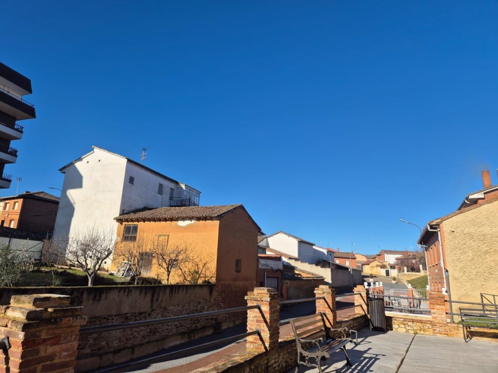 3 slaapkamer Appartement te koop in Almanza - € 65.000 (Ref: 10035095)