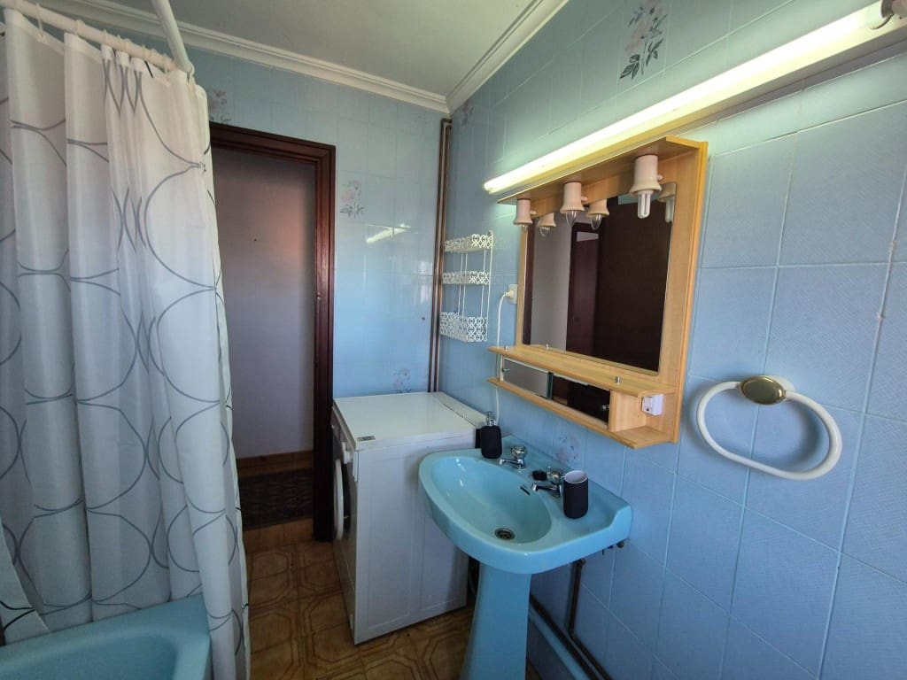 3 slaapkamer Appartement te koop in Almanza - € 65.000 (Ref: 10035095)