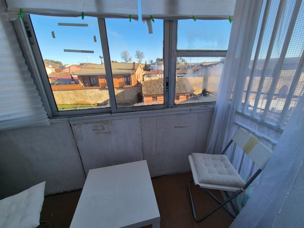 3 slaapkamer Appartement te koop in Almanza - € 65.000 (Ref: 10035095)