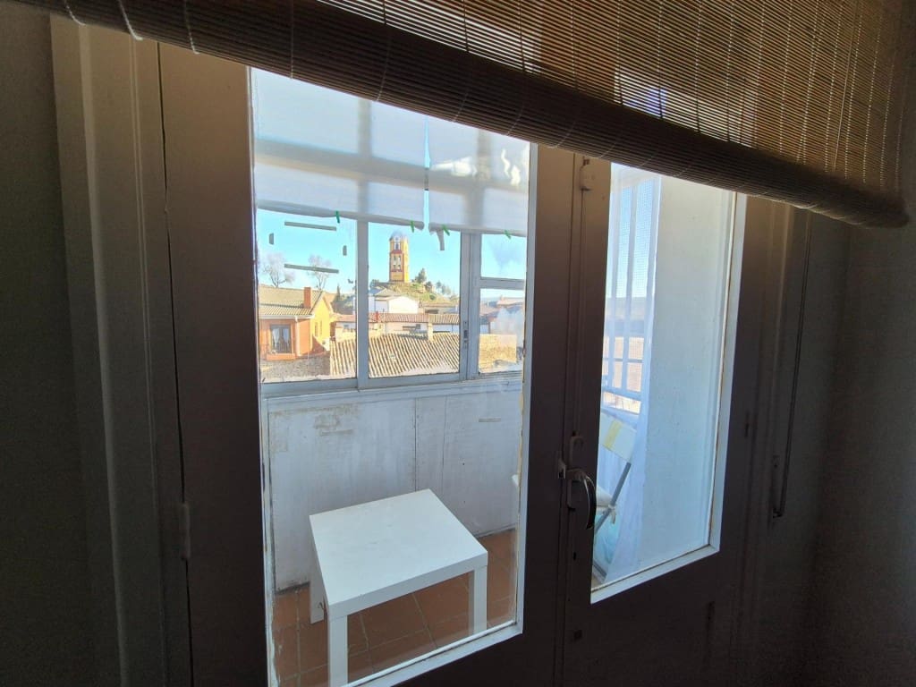 3 slaapkamer Appartement te koop in Almanza - € 65.000 (Ref: 10035095)
