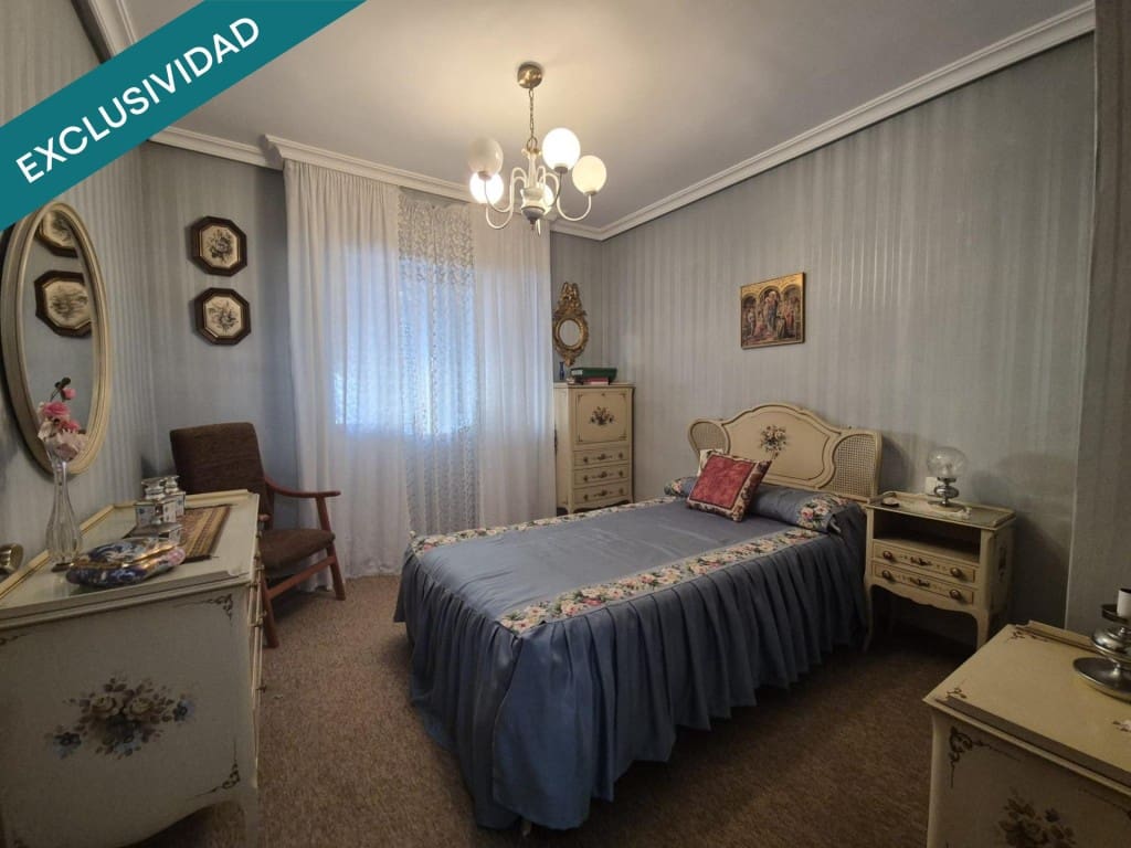 4 chambre Villa/Maison à vendre à San Andres del Rabanedo - 210 000 € (Ref: 10035096)